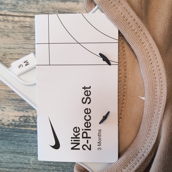 Nike Beige Baby Outfit 3m - Picture 2 of 8